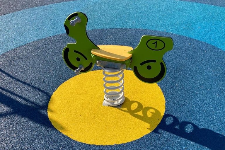 BALANCÍN MUELLE PARA PARQUES INFANTILES