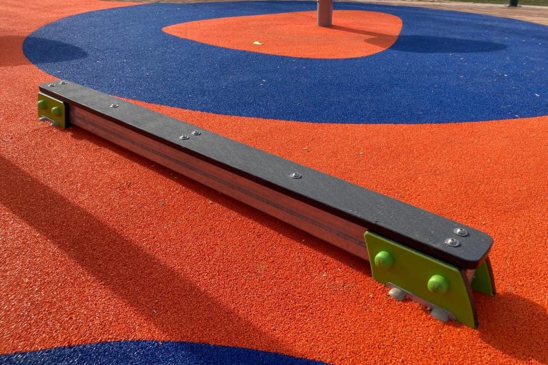 Paneles ludicos para parques infantiles